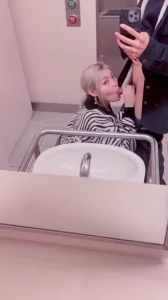 不知火舞与三个小男孩漫画